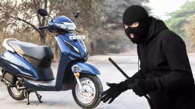 देवास से बाइक चुराने कार से आता था चोर गिरोह