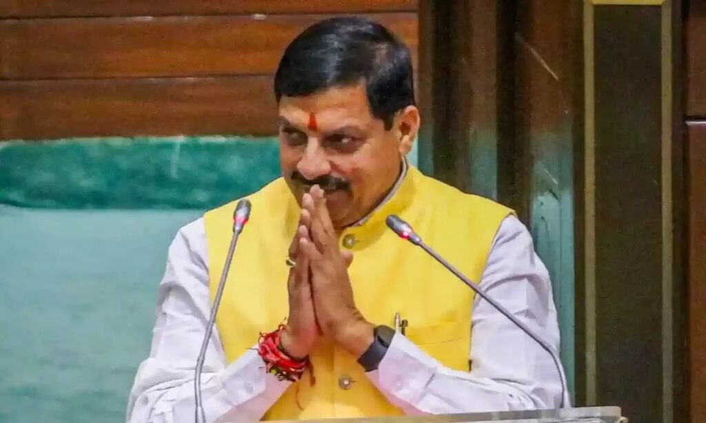 यादव ने सुभाषचंद्र बोस की जंयती पर प्रतिमा पर माल्यार्पण कर किया नमन