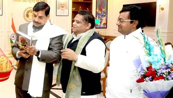 यादव से राष्ट्रीय मानवाधिकार आयोग के सदस्य ने भेंट की