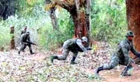 छत्तीसगढ़ के गरियाबंद में सुरक्षा बलों के साथ मुठभेड़ में 14 नक्सली ढेर