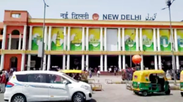 नयी दिल्ली रेलवे स्टेशन पर टैक्सियों, आटो रिक्शों पर पार्किंग शुल्क हुआ कम