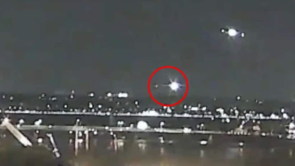 रीगन नेशनल एयरपोर्ट के पास विमान से टकराये ब्लैकहॉक हेलिकॉप्टर में तीन सैनिक थे सवार