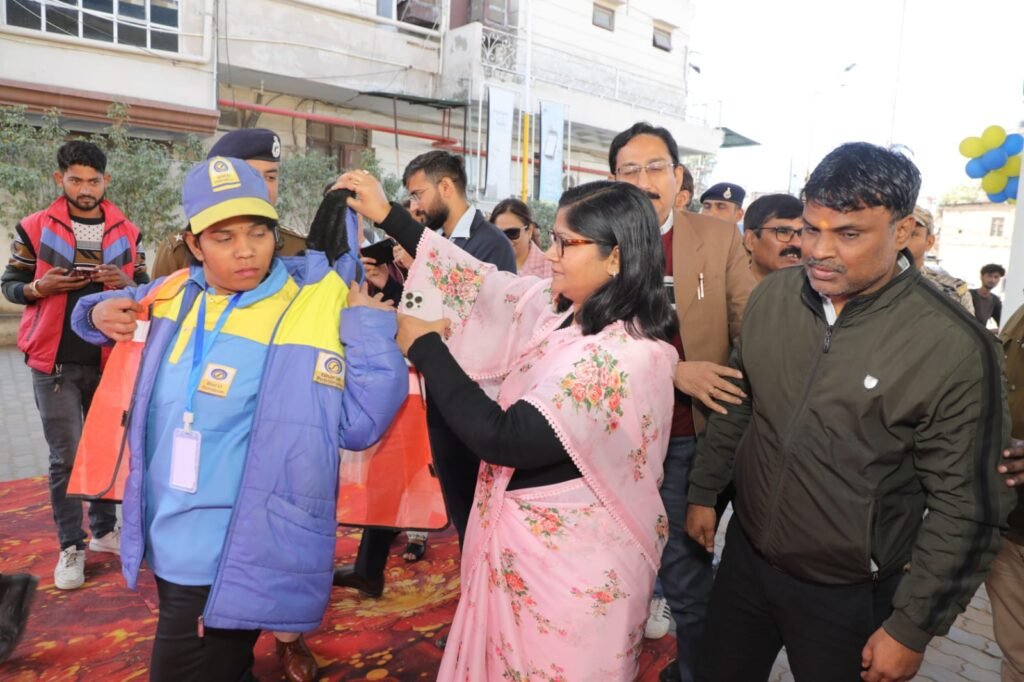 शहर के 5 व्यस्ततम पेट्रोल पम्पों पर शक्ति दीदियों ने संभाला मोर्चा