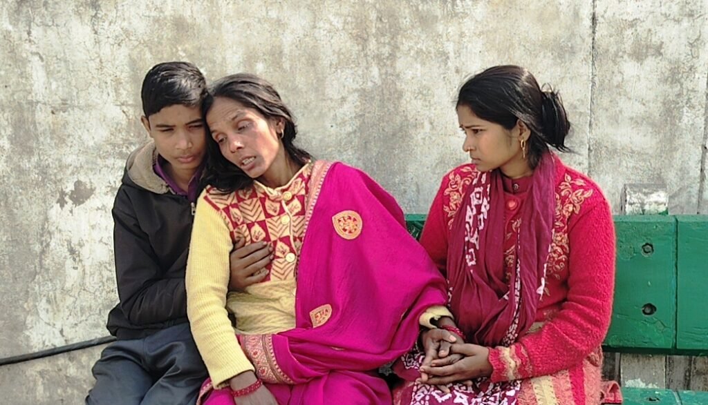 लाठियों से पीट-पीट कर की युवक की हत्या