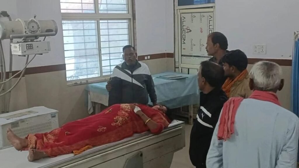 मंदिर जाते समय भाजपा नेत्री पर फायरिंग, पैर में लगी गोली