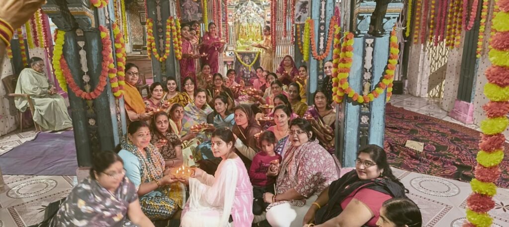 दीपावली की तरह धार्मिक उल्लास के साथ मनाई रामलला की प्राण-प्रतिष्ठा की वर्षगांठ