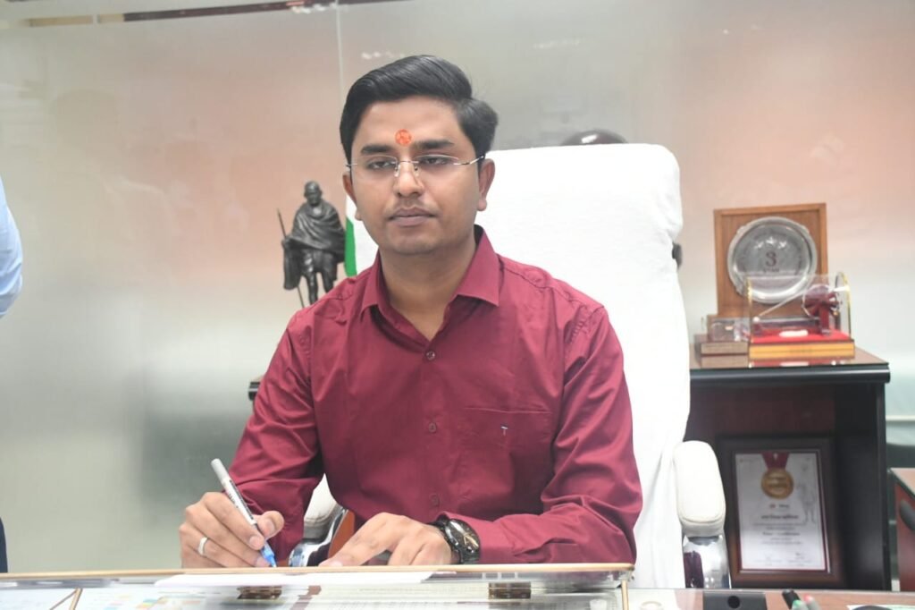 निगम कमिश्नर के नाम से मैसेज कर रहे शातिर साइबर अपराधी