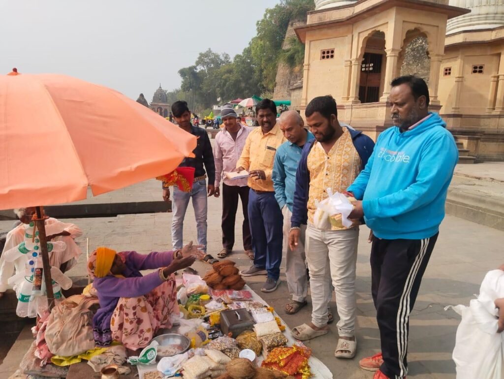 महेश्वर में घाटों की स्वच्छता के लिए चलाया गया अभियान