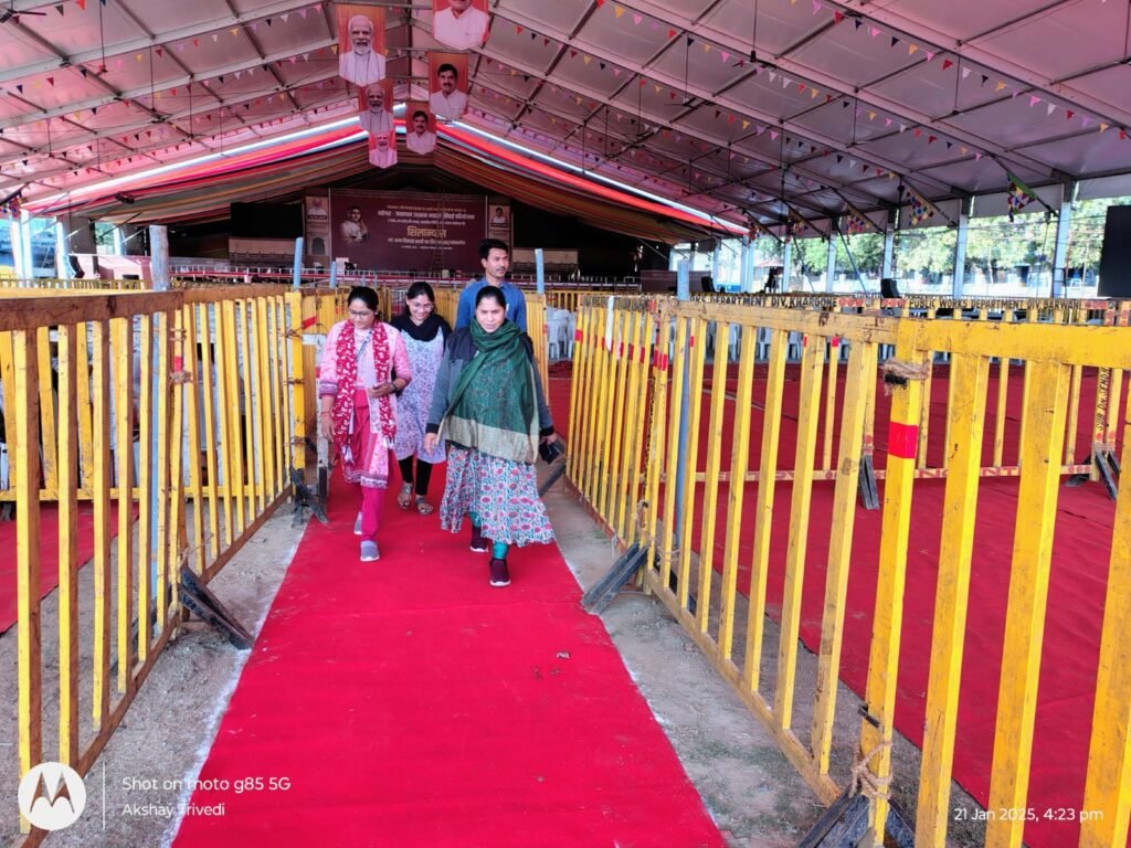 केबिनेट बैठक और मुख्यमंत्री के मण्डलेश्वर कार्यक्रम के लिए तैयारियां अंतिम चरण में