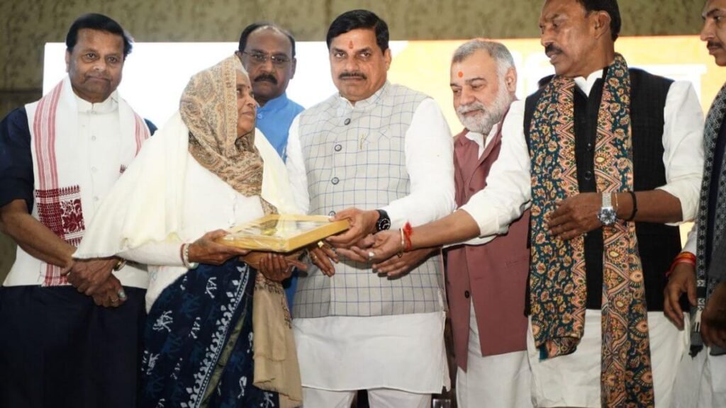 चार पीढ़ी तक कांग्रेस ने बाबा साहब से दुराभाव रखा, वो अपने इस पाप से मुक्ति की यात्रा निकाले : सीएम डॉ. यादव