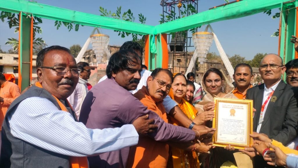 पांच हजार से अधिक विद्यार्थियों ने किया सामूहिक हनुमान चालीसा का पाठ…