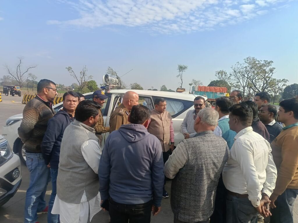 कमिश्नर और प्रभारी आईजी ने कुंभ तीर्थयात्रियों के लिए की गई व्यवस्थाओं का लिया जायजा