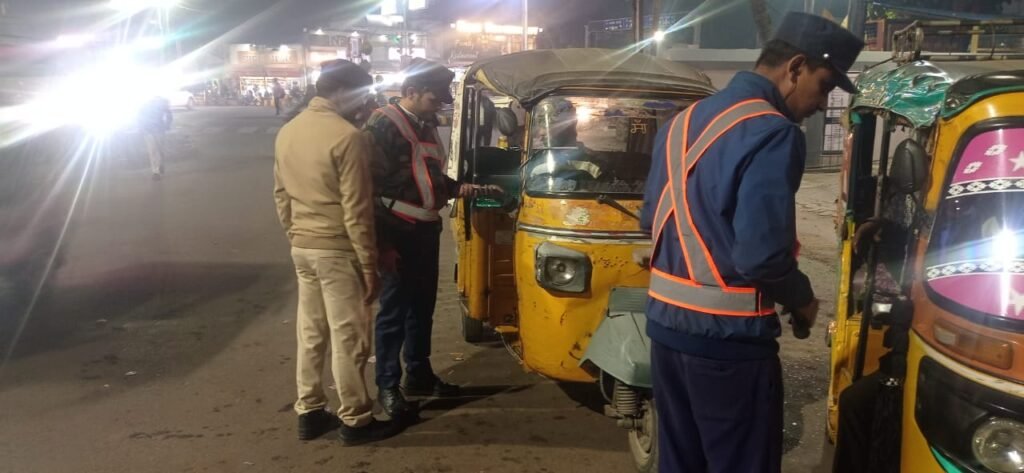 बिना कागज और परमिट पर चल रहे ऑटो पर शिकंजा