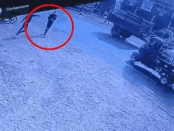 बाइक सवार बदमाशों ने प्रोफेसर पर गोलियां चलाईं