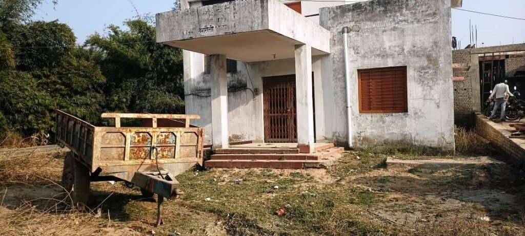 नापतौल विभाग के दफ्तर में आये दिन लटका रहता है ताला