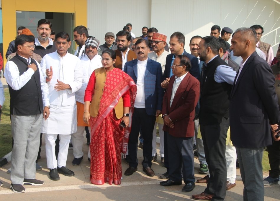 राज्यमंत्री ने किया सतना एयरपोर्ट का निरीक्षण