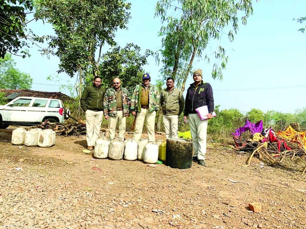 एक लाख रुपए का महुआ लाहन जब्त
