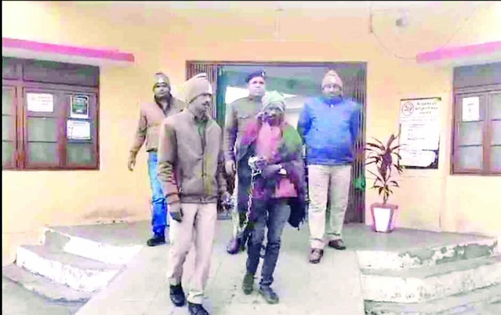 पत्नी ने शराब पी तो पति ने पीट-पीटकर मार डाला