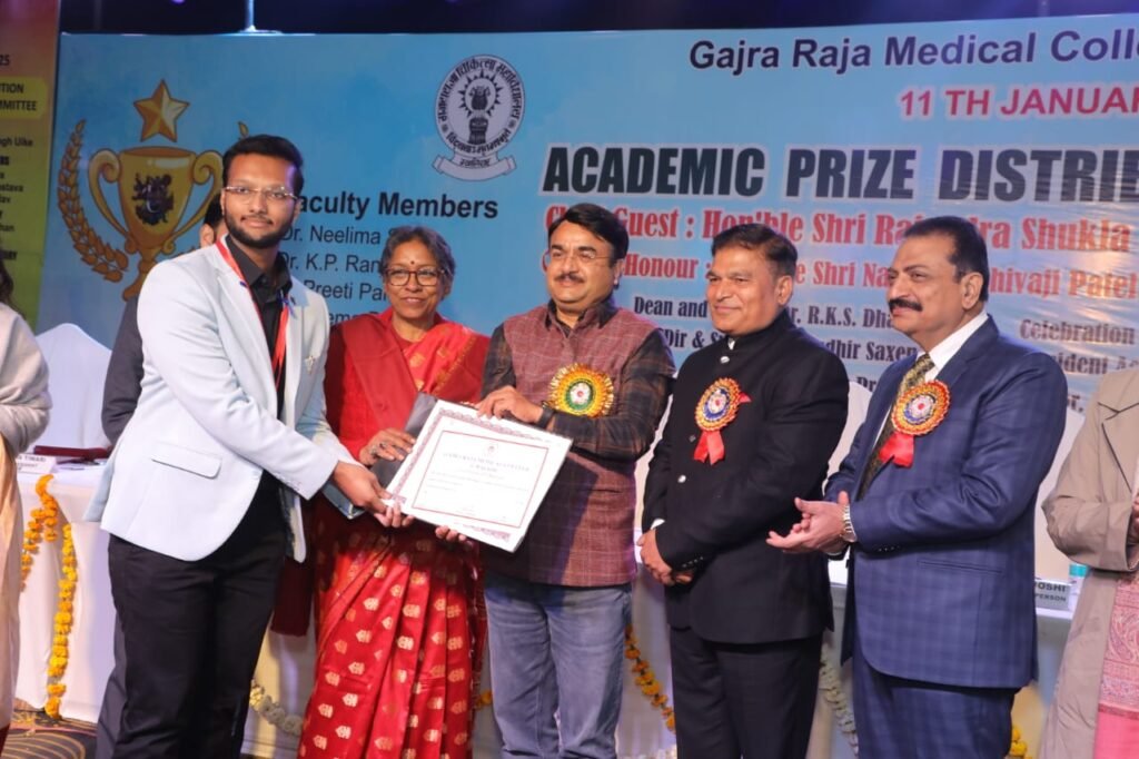 सफलता की सीढ़ी बनाने का काम असफलताएं ही करती हैं : राज्य मंत्री पटेल