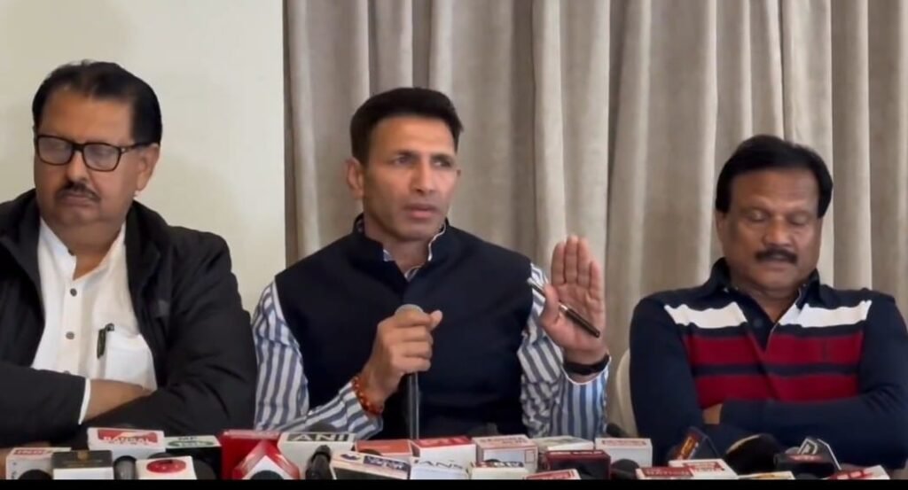 राहुल गांधी और कांग्रेस अध्यक्ष 27 को महू में