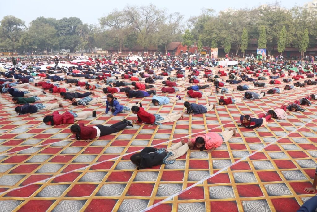 शहरवासियों ने किया सामूहिक सूर्य नमस्कार