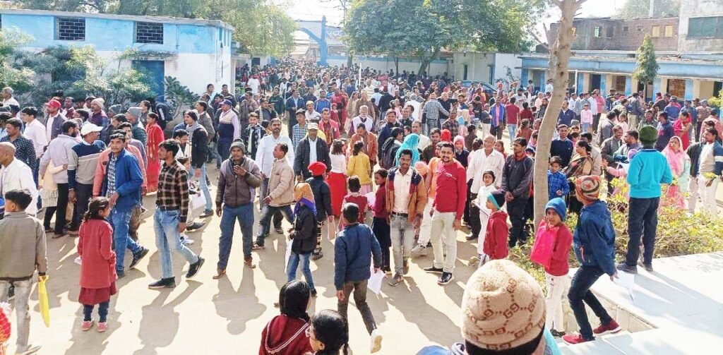 सबसे बड़े परीक्षा केंद्र में जेएनवी परीक्षा हुई संपन्न