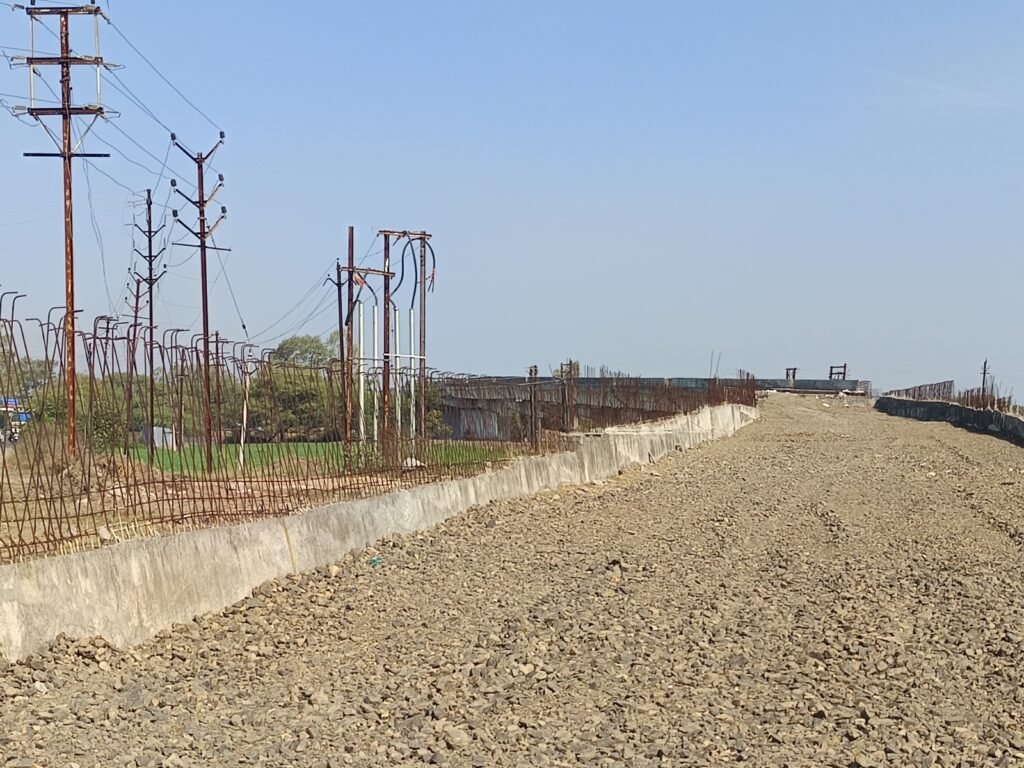 नगर की 393.02 लाख की लागत से होगा 14 सडक़ों का डामरीकरण से नगरवासियों को होगी सुविधा. चिटनिस