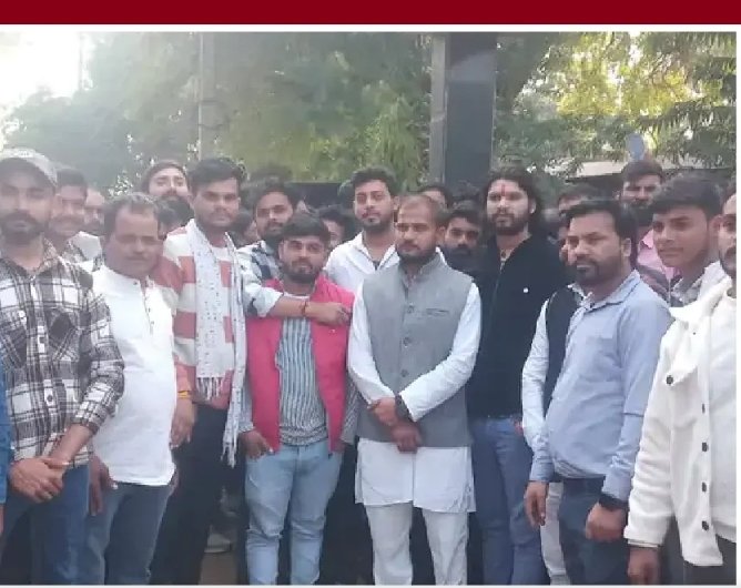 जिला पंचायत सदस्य गोली काण्ड में उतरी करणी सेना,​दिया ज्ञापन