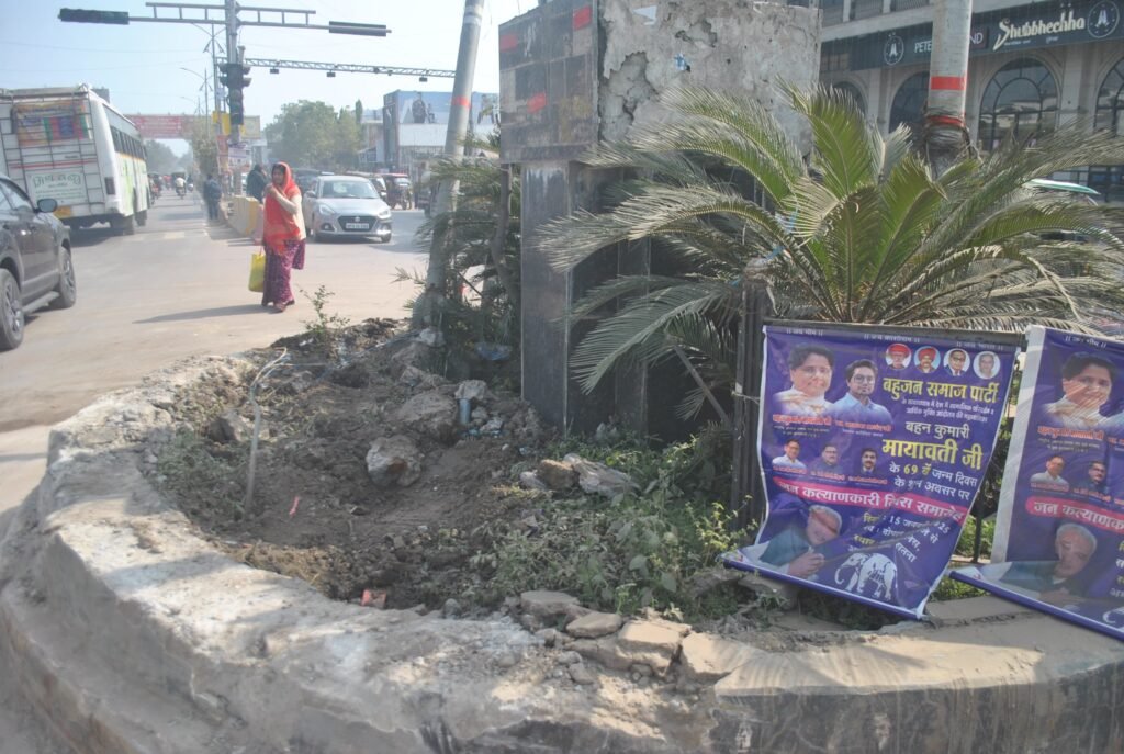 सर्किट हाउस चौक पर बेलगाम हुआ ट्रक