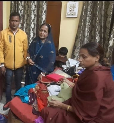 सूने घर का ताला तोड़ लाखों की नकदी-जेवर पार