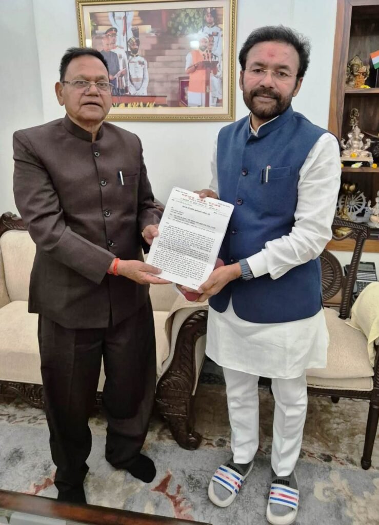 मोरवा विस्थापन के मुद्दे पर केन्द्रीय कोयला मंत्री से मिले एक्स एमएलए