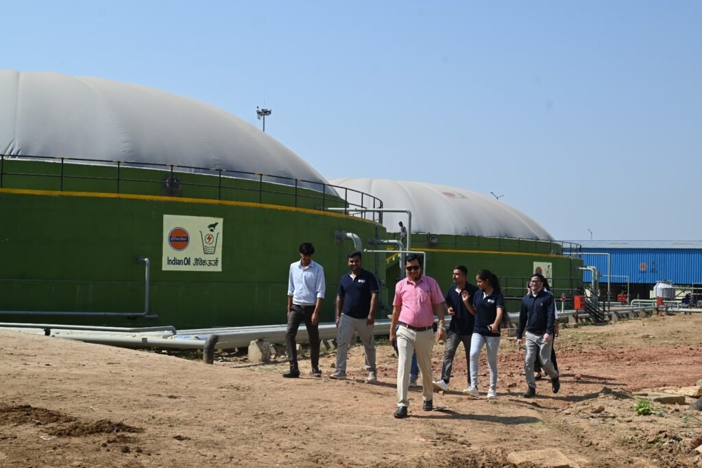 गाय के गोबर से 01 लाख रूपये मूल्य की प्रतिदिन बन रही है सीएनजी