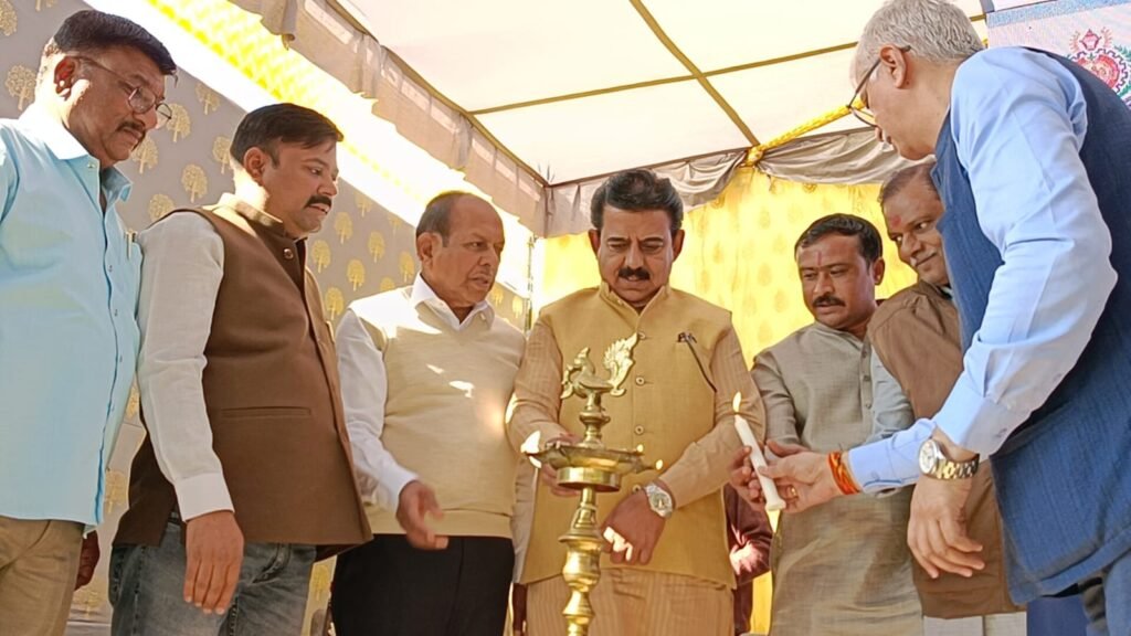 कैट चौराहे के सौंदर्यीकरण कार्य का भूमि पूजन