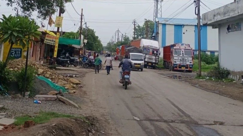 एमआर – 11 सड़क में 450 से ज्यादा अतिक्रमण