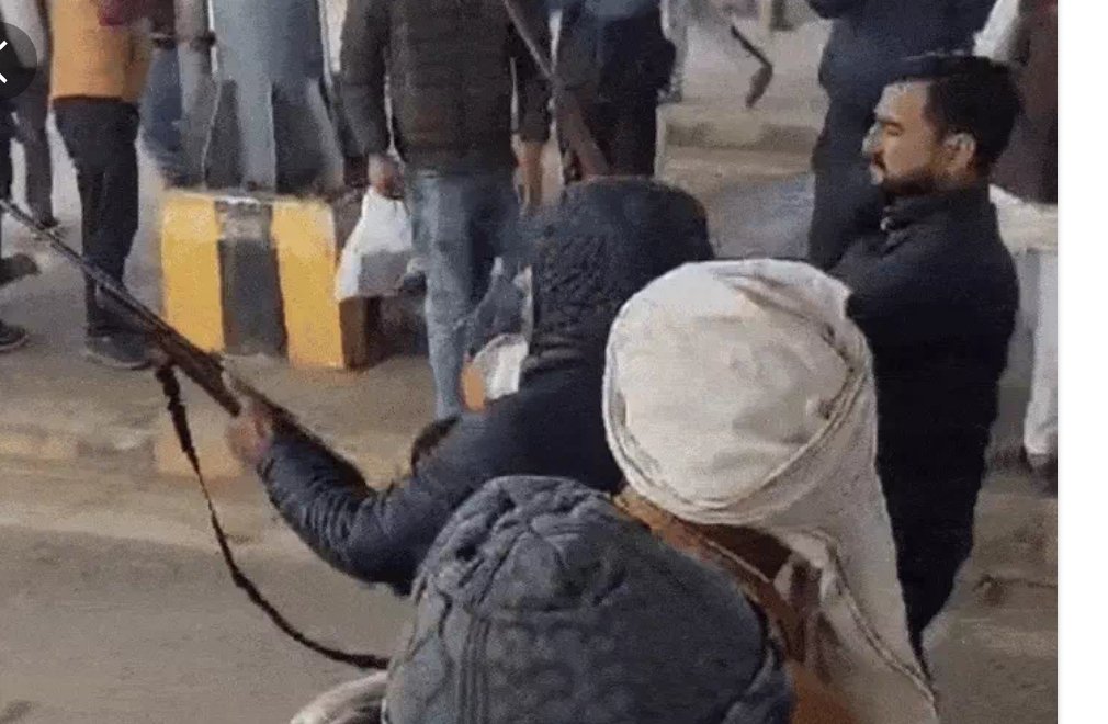 टोल प्लाजा का ठेका मिलने की खुशी में किया हर्षफायर, अब शस्त्र लायसेंस हो रहे निरस्त