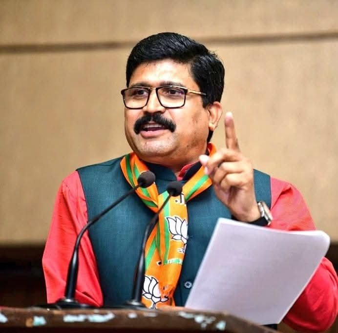 प्रयागराज महाकुंभ की घटना पर घट‍िया राजनीति करने से पहले इतिहास खंगाल लेते राहुल गांधी तो बेहतर होता : लोकेन्‍द्र पाराशर