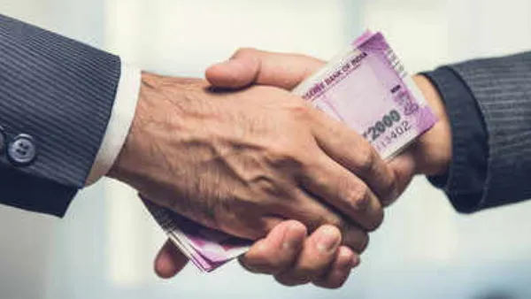 रिश्वत लेते रंगे हाथ पकड़ाया पटवारी