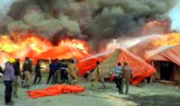 महाकुंभ में एक कल्पवासी के टेंट में लगी आग, एक टेंट जला