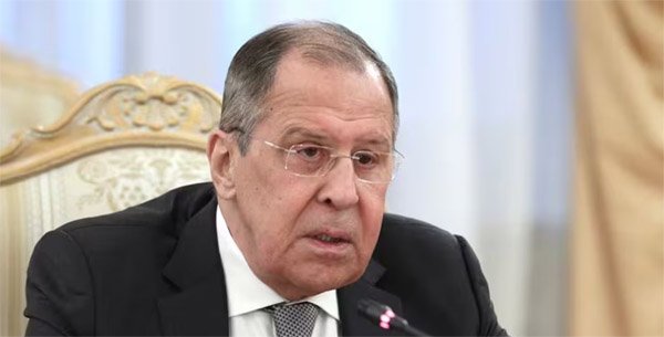 रूसी विदेश मंत्री लावरोव आधिकारिक यात्रा पर ईरान पहुंचे