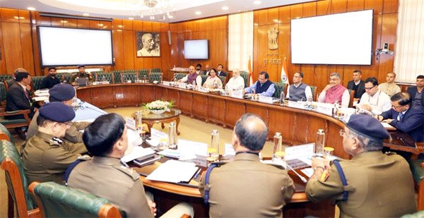 शाह ने राजधानी में कानून व्यवस्था की समीक्षा की,अपराधियों से सख्ती से निपटने के निर्देश