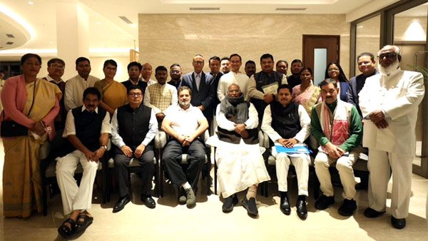 खरगे-राहुल ने असम कांग्रेस के नेताओं के साथ की बैठक