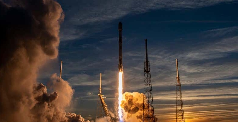 स्पेसएक्स ने अंतरिक्ष में 21 स्टारलिंक इंटरनेट उपग्रहों का कक्षा में किया प्रक्षेपण