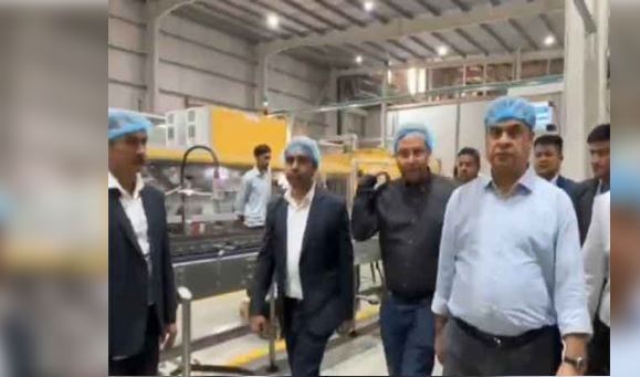 गुवाहाटी में रिलायंस का नए कैम्पा और पेय पदार्थ बॉटलिंग प्लांट शुरू