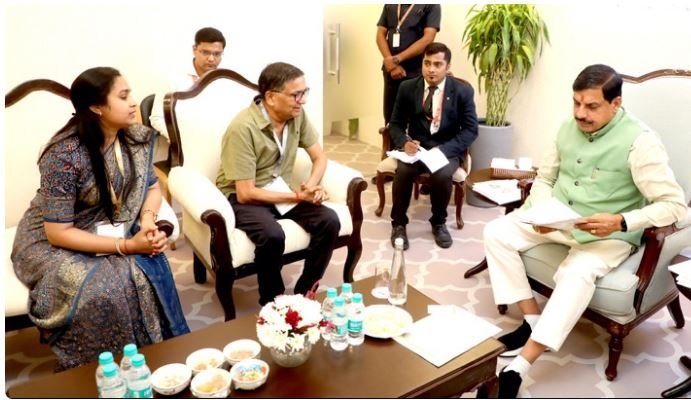 यादव ने उद्योगपतियों से की वन-टू-वन चर्चा