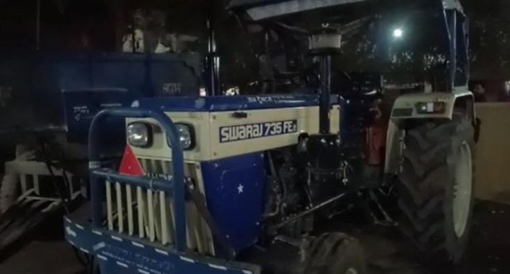 ट्रैक्टर में बैठे युवक की गिरने से मौत