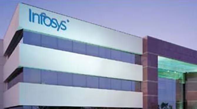 इंफोसिस से निकाले गए कर्मचारियों ने लगाया धांधली का आरोप