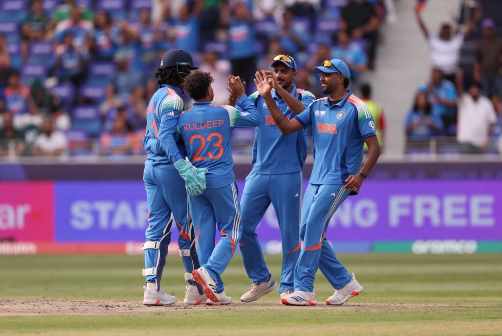 भारत ने पाकिस्तान को 241 के स्कोर पर रोका