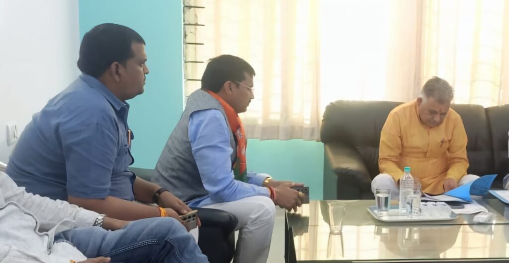 प्रभारी मंत्री से महाविद्यालय में स्नातकोत्तर कक्षाएं प्रारंभ करने की मांग