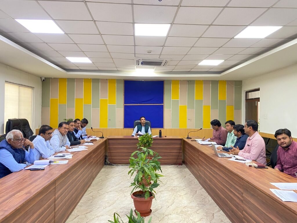 कम वसूली को लेकर बैठक में निगम आयुक्त ने जताई नाराजगी