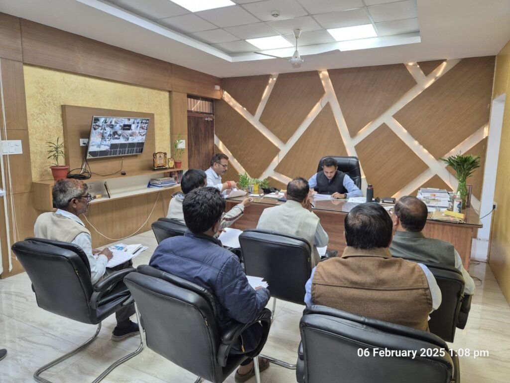 निर्माण कार्य की धीमी गति पर ननि आयुक्त ने लगाई फटकार